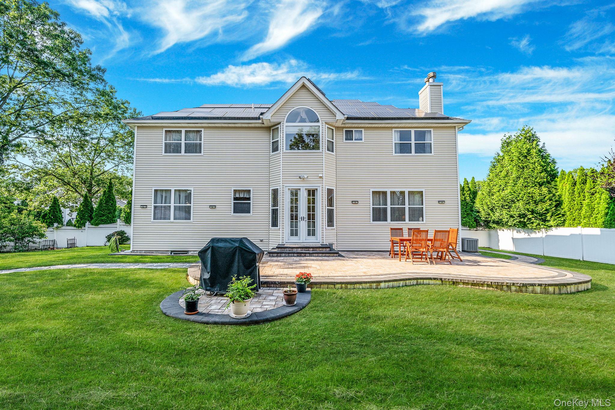 18 Cayla Lane, Port Jefferson Station, NY 11776