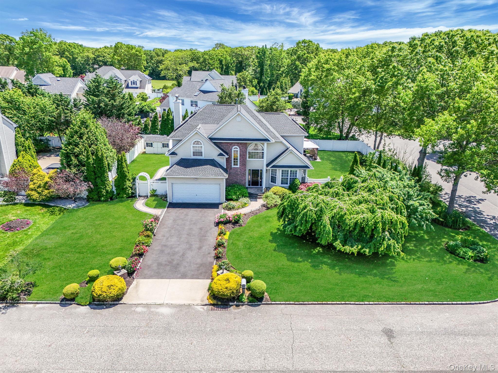 18 Cayla Lane, Port Jefferson Station, NY 11776