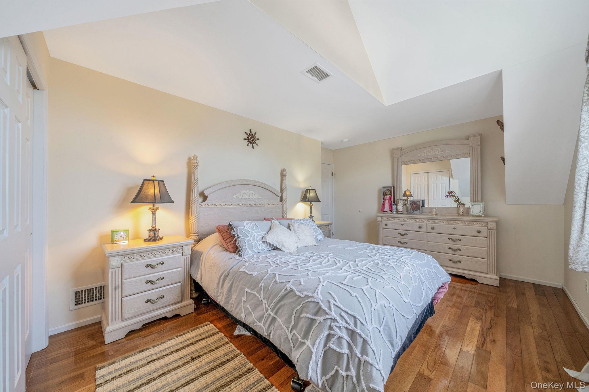 18 Cayla Lane, Port Jefferson Station, NY 11776