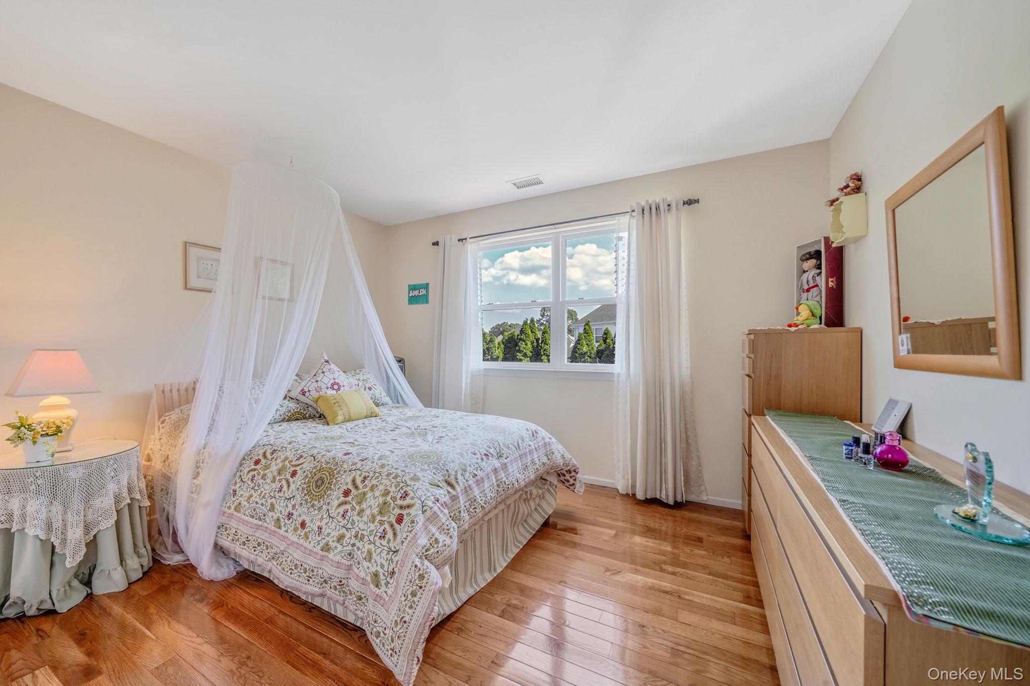 18 Cayla Lane, Port Jefferson Station, NY 11776