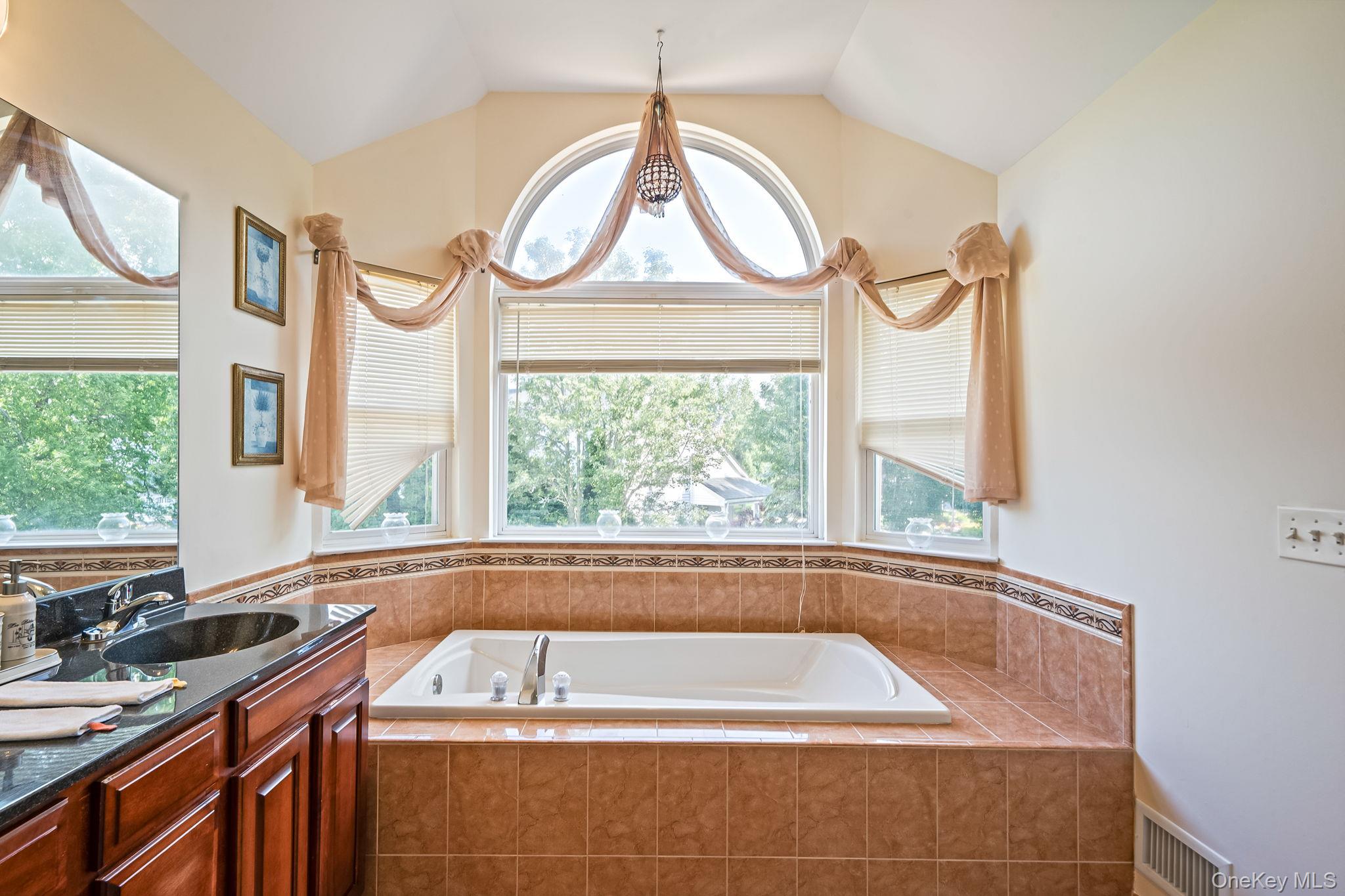 18 Cayla Lane, Port Jefferson Station, NY 11776