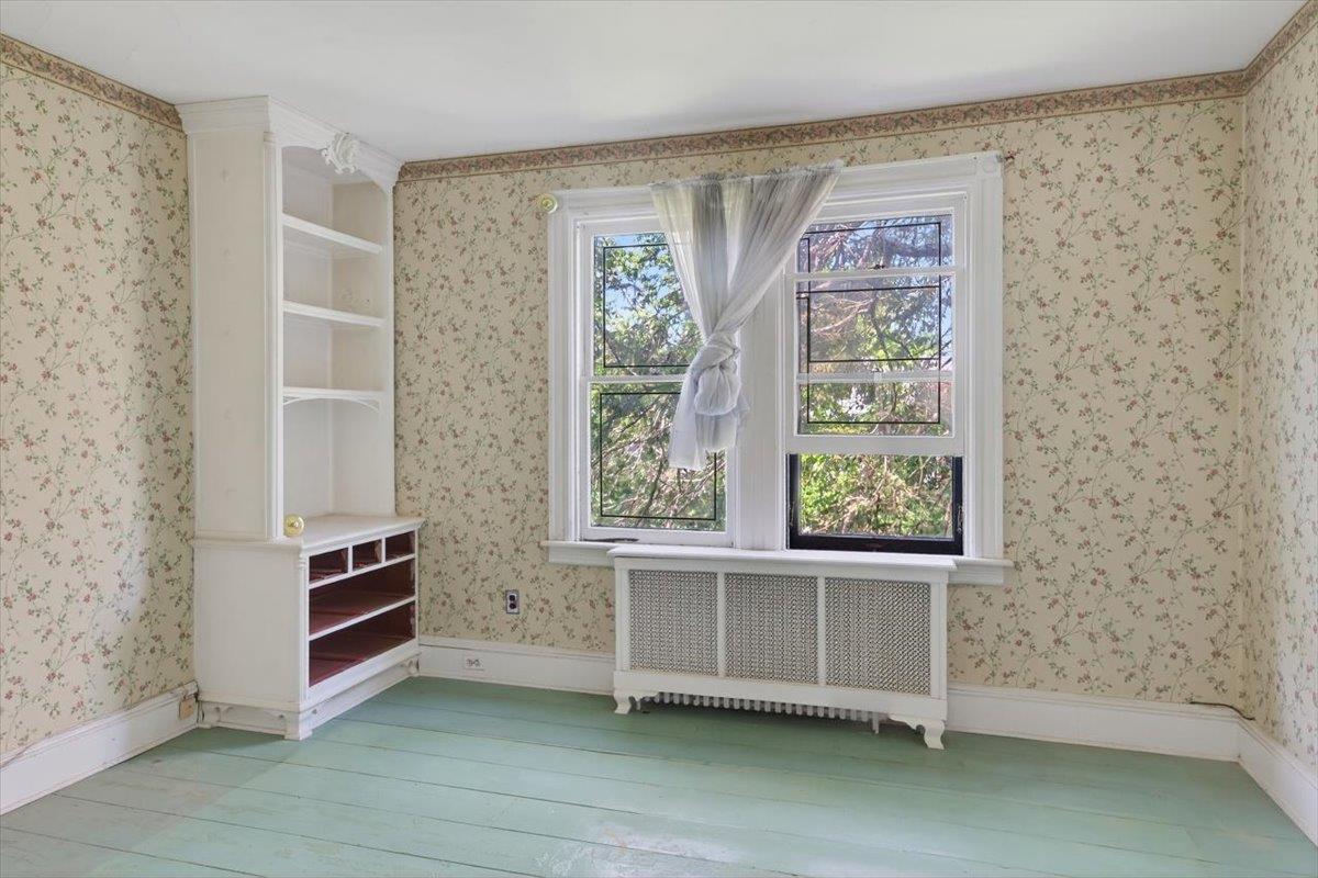 134 Warner Avenue, Roslyn Heights, NY 11577