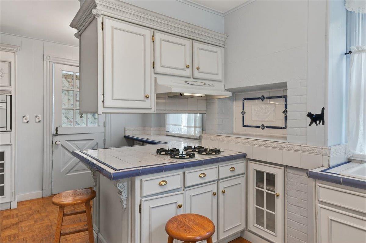 134 Warner Avenue, Roslyn Heights, NY 11577