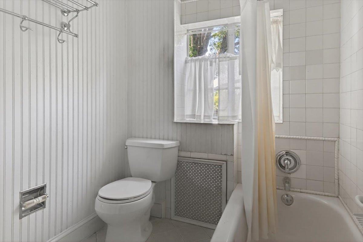 134 Warner Avenue, Roslyn Heights, NY 11577