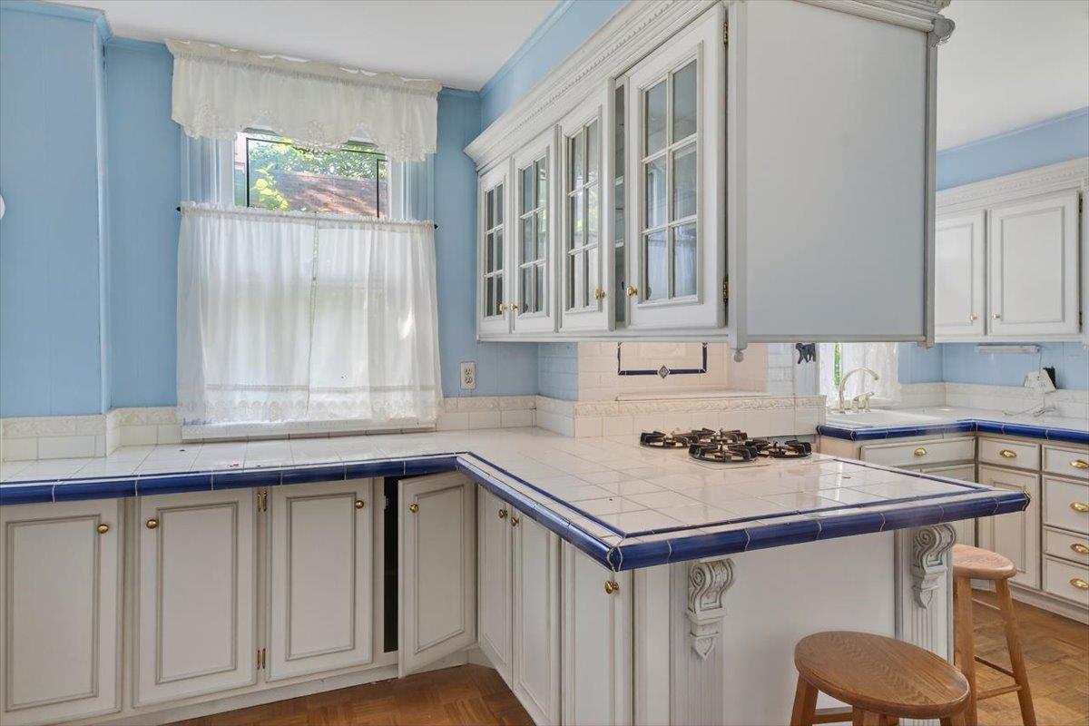 134 Warner Avenue, Roslyn Heights, NY 11577