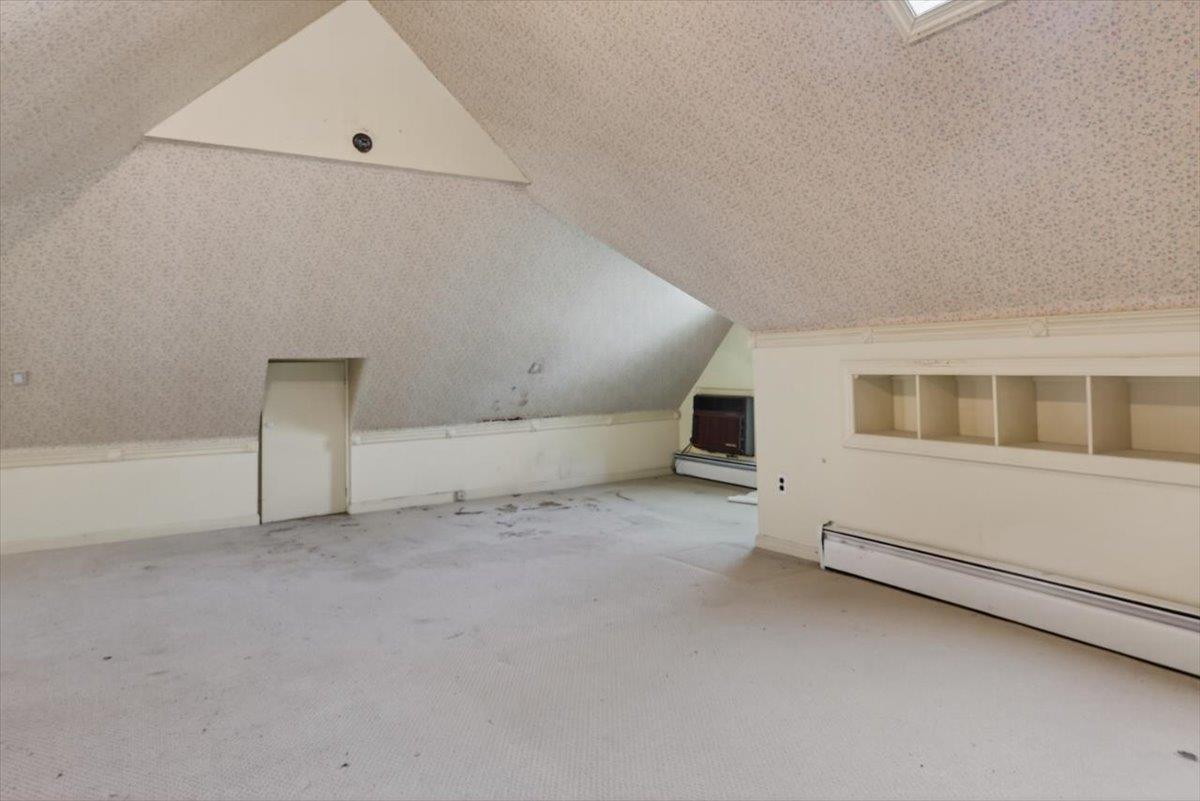 134 Warner Avenue, Roslyn Heights, NY 11577