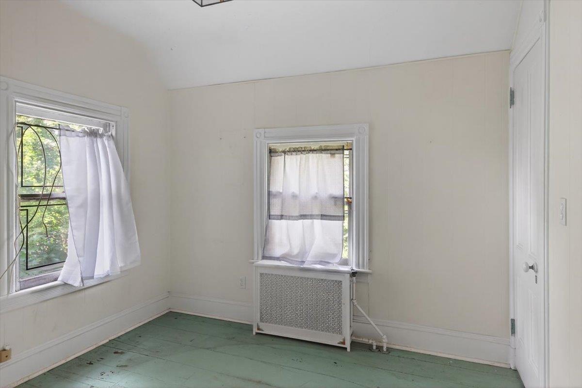 134 Warner Avenue, Roslyn Heights, NY 11577