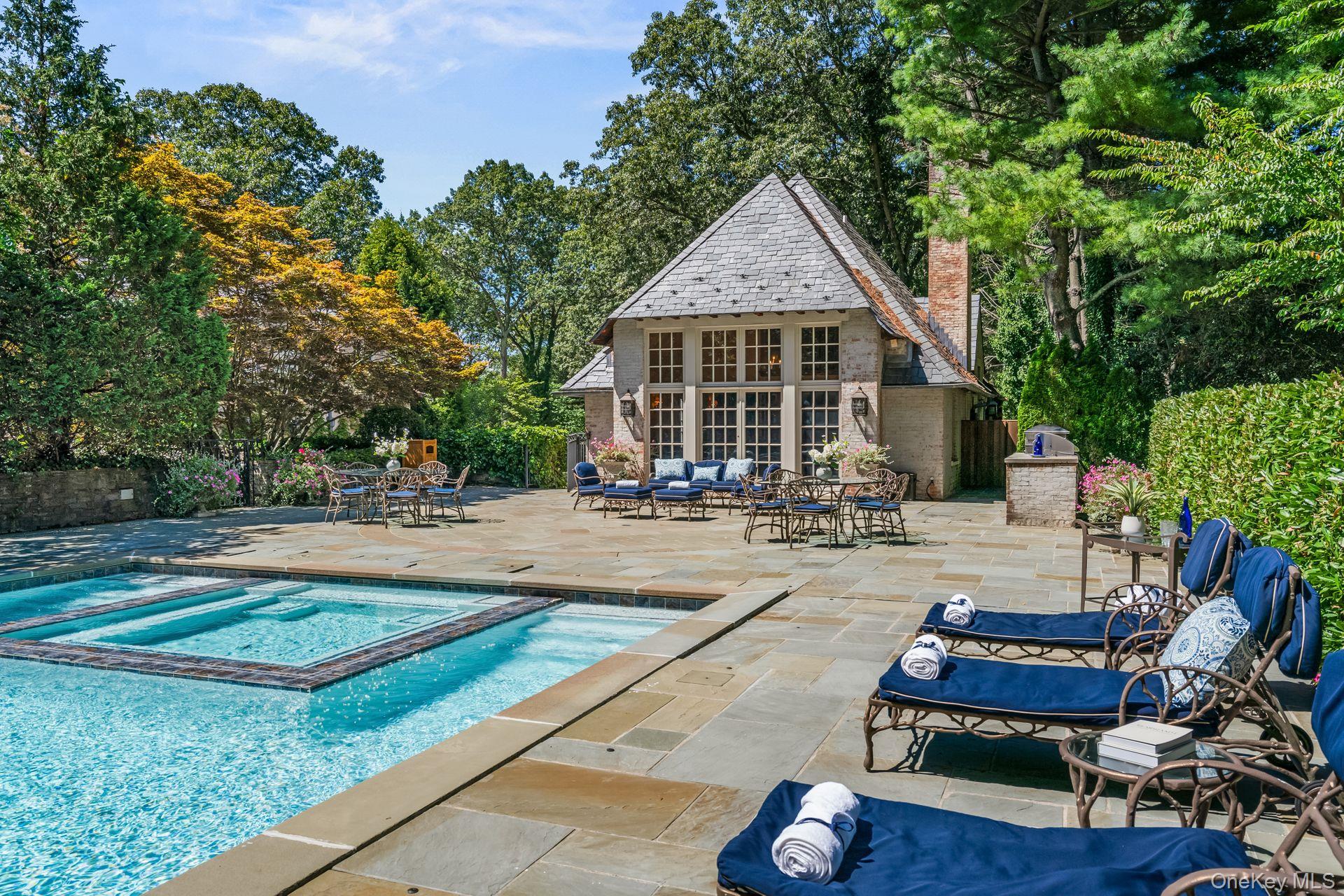 4 Red Fox Lane, Upper Brookville, NY 11545