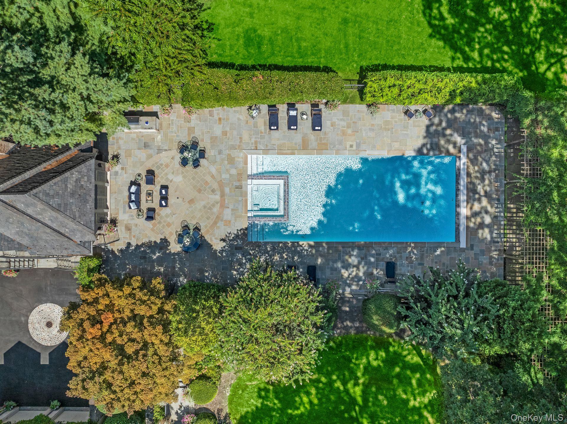 4 Red Fox Lane, Upper Brookville, NY 11545