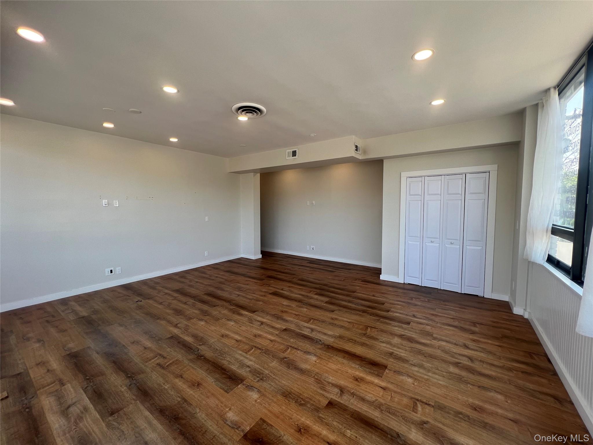 938 Port Washington Boulevard # 2, Port Washington, NY 11050