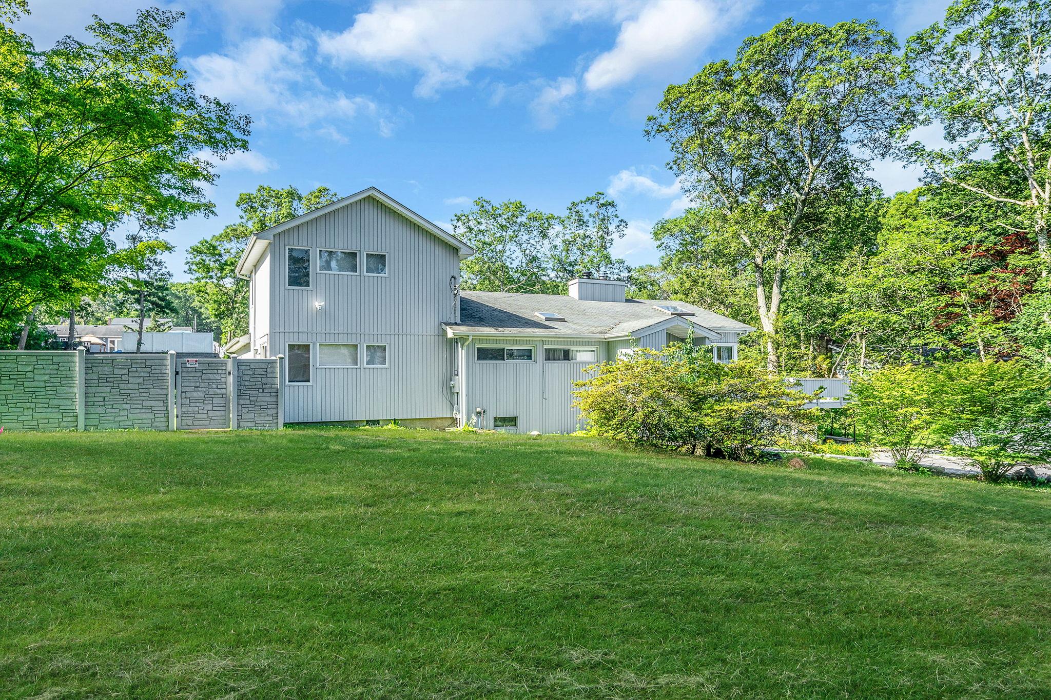 26 Liber Boulevard, Farmingville, NY 11738