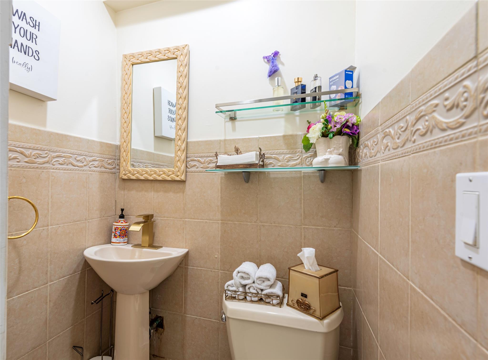 17 Hicks Lane, Great Neck, NY 11024