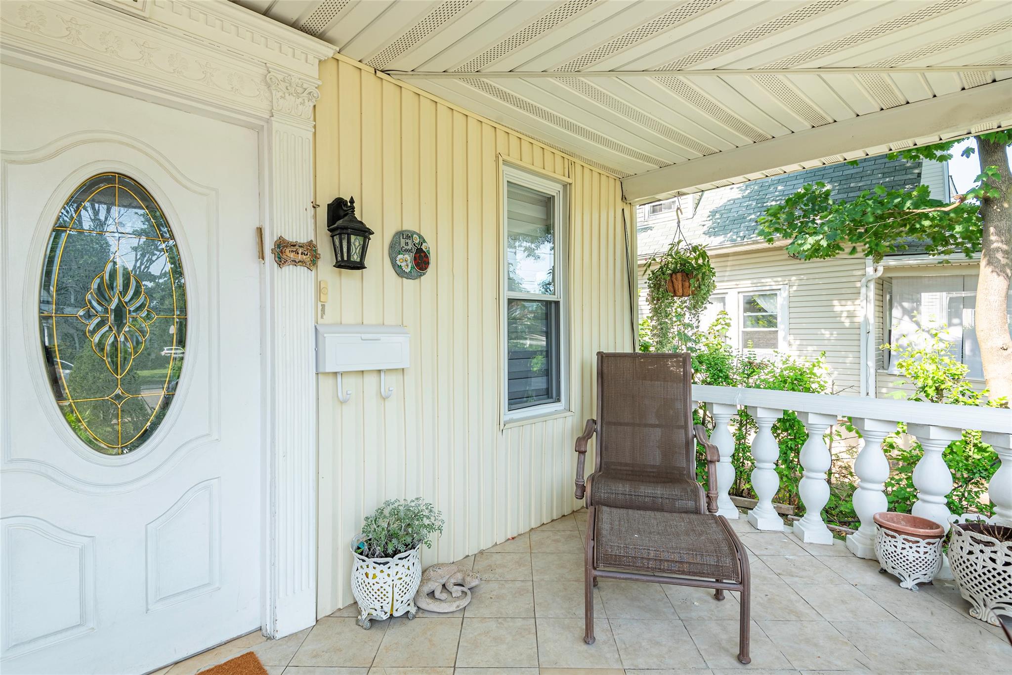 17 Hicks Lane, Great Neck, NY 11024