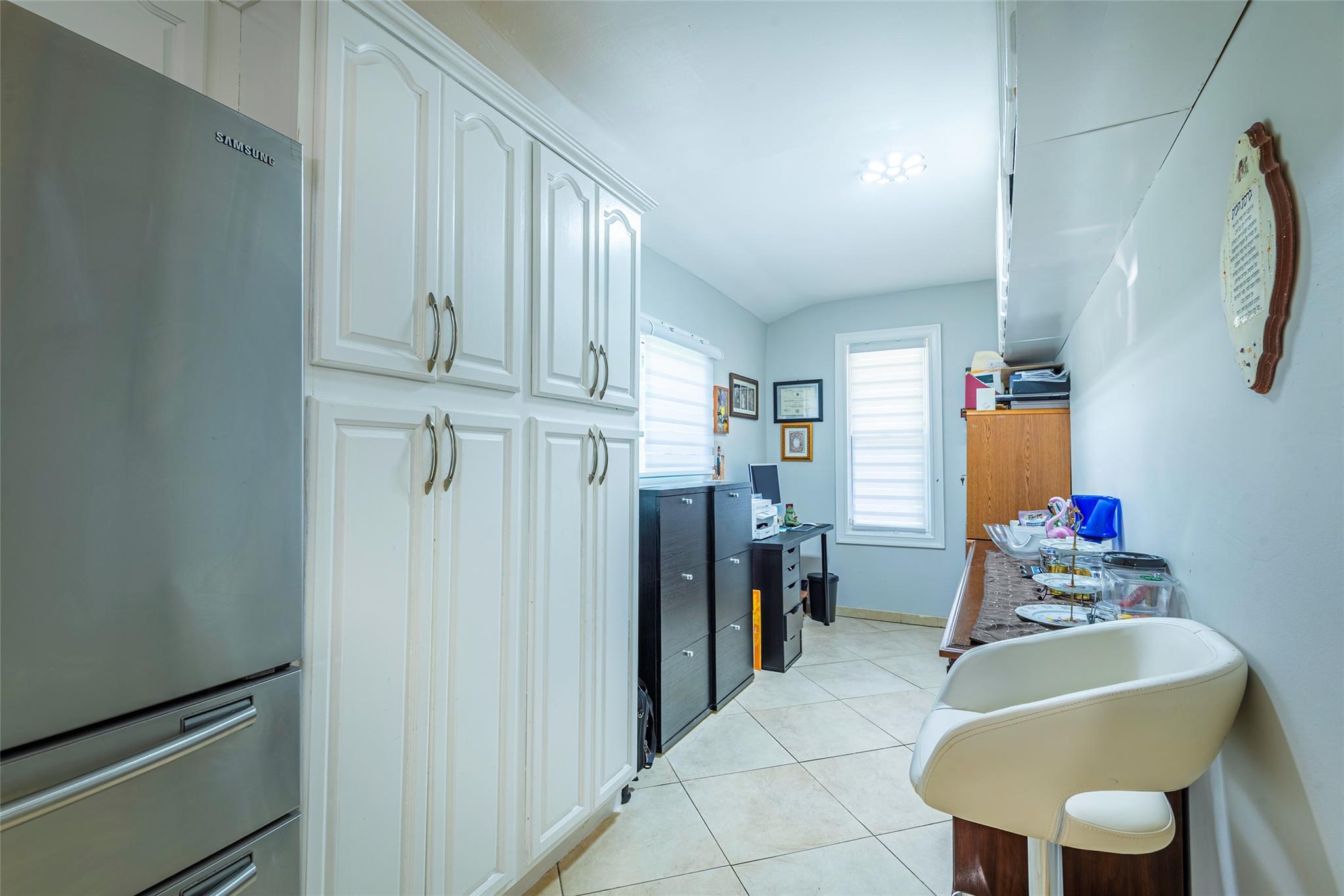 17 Hicks Lane, Great Neck, NY 11024