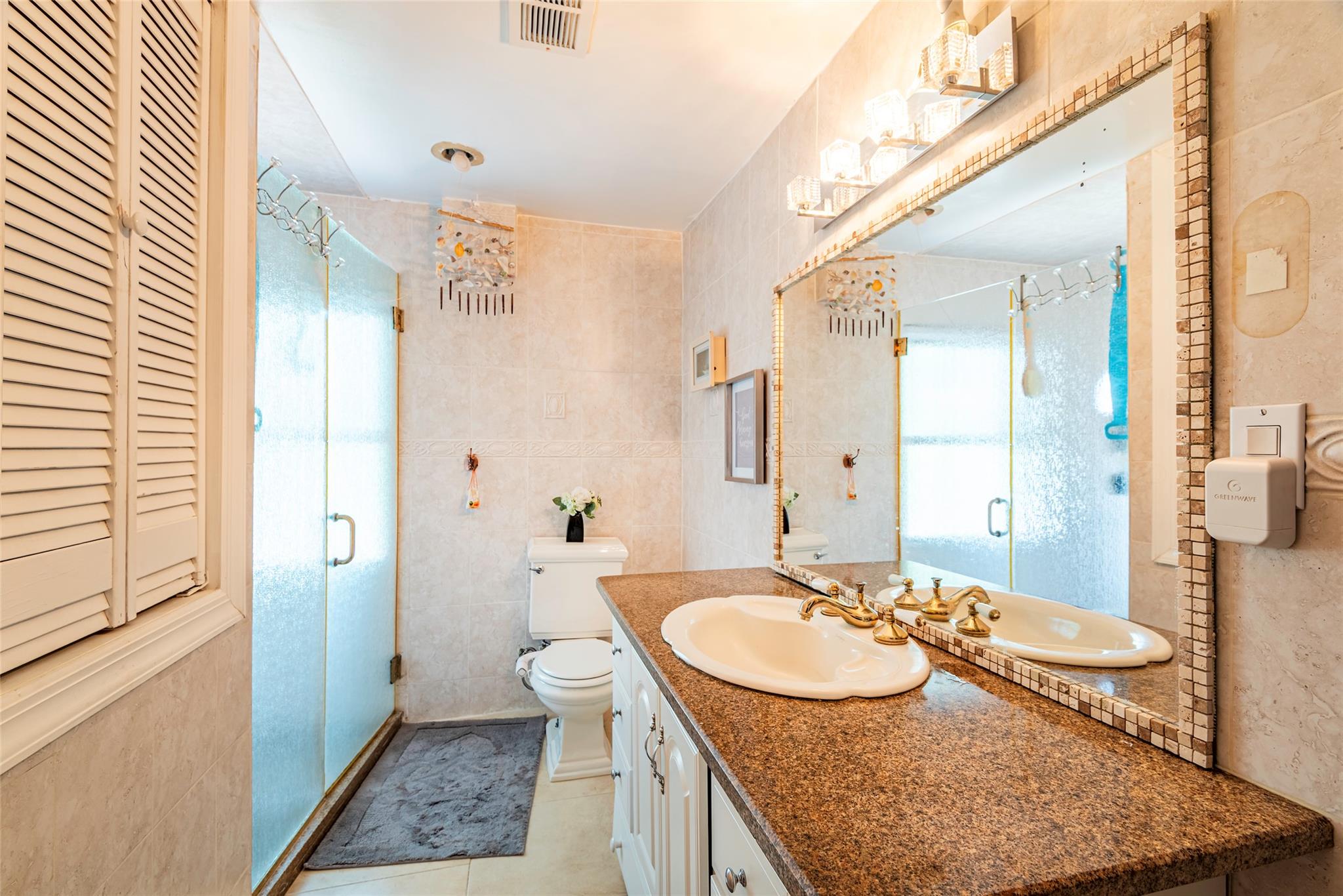 17 Hicks Lane, Great Neck, NY 11024