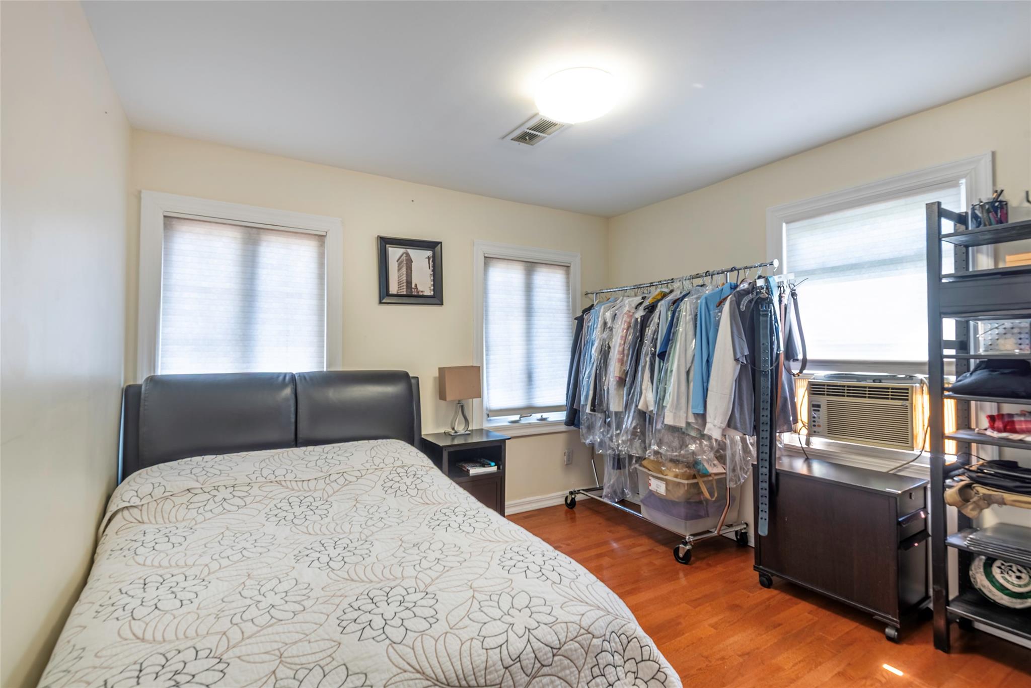 17 Hicks Lane, Great Neck, NY 11024