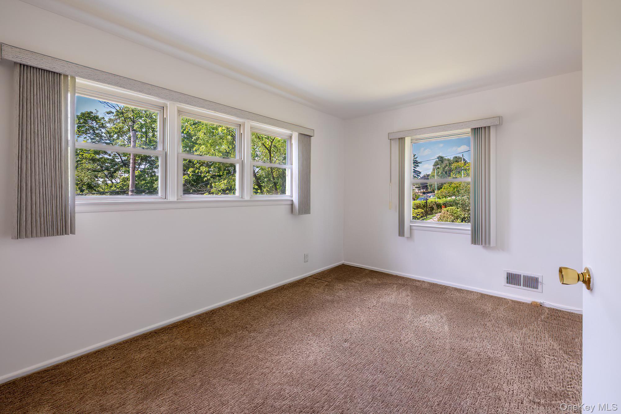 18 Gainsborg Avenue E, West Harrison, NY 10604