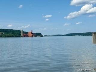 8 Chelsea Road, Hughsonville, NY 12590