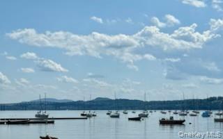 8 Chelsea Road, Hughsonville, NY 12590