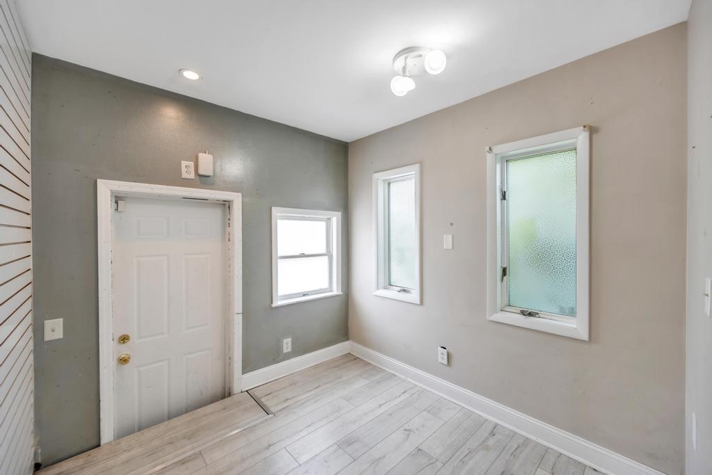 425 Lake Avenue, Saint James, NY 11780