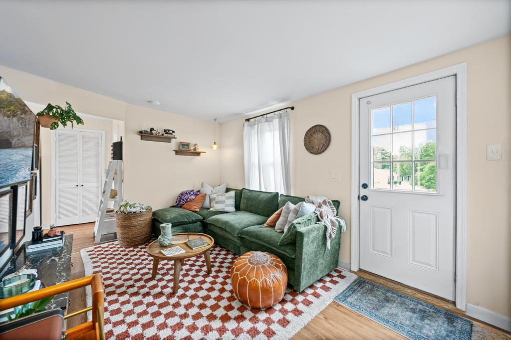 425 Lake Avenue, Saint James, NY 11780
