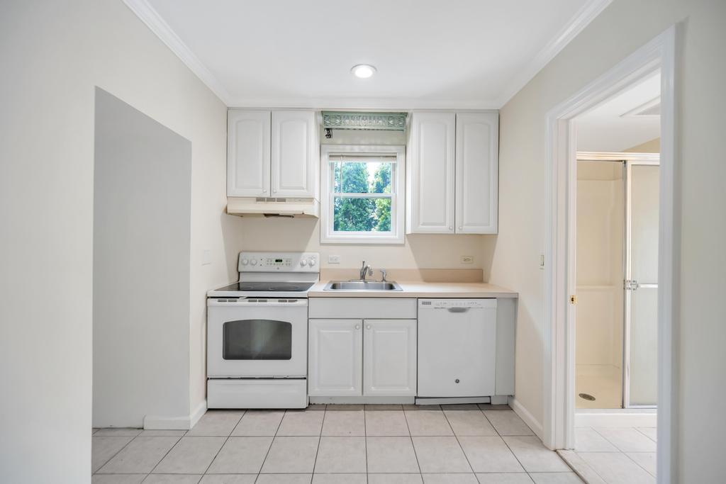 425 Lake Avenue, Saint James, NY 11780