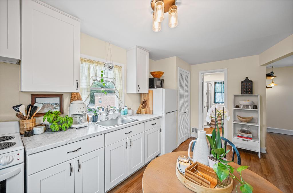 425 Lake Avenue, Saint James, NY 11780