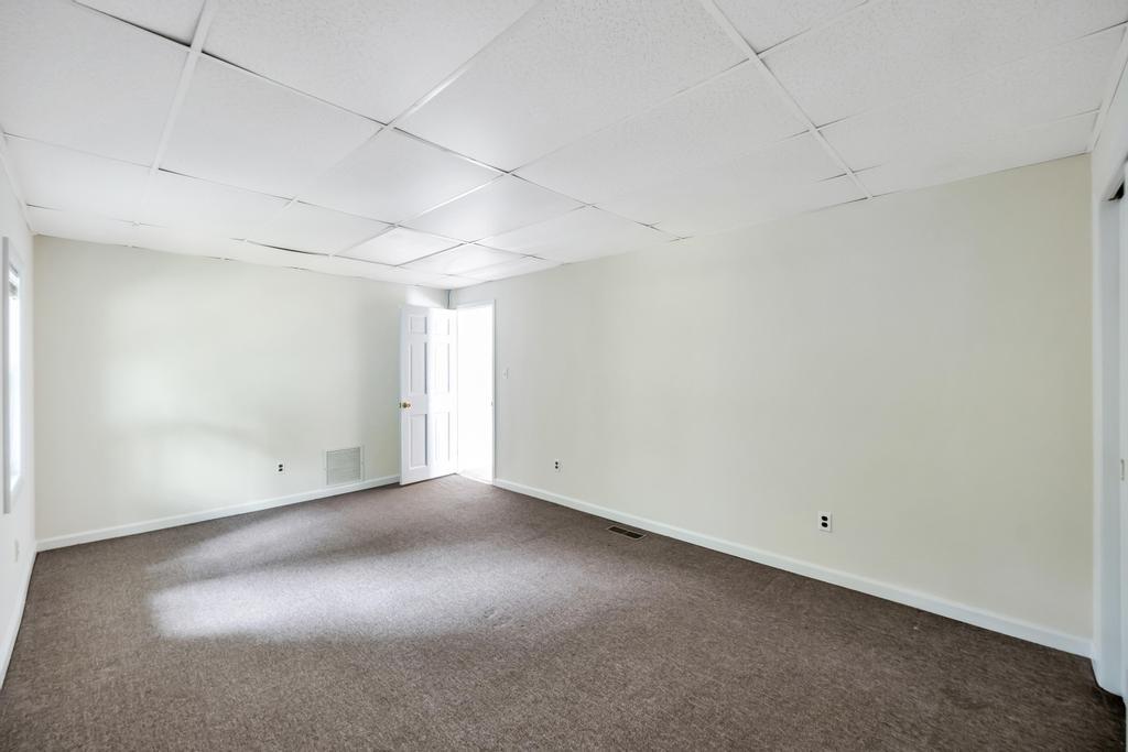 425 Lake Avenue, Saint James, NY 11780