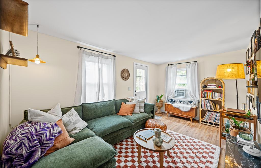 425 Lake Avenue, Saint James, NY 11780
