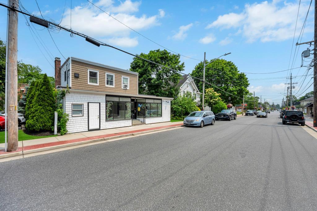 425 Lake Avenue, Saint James, NY 11780