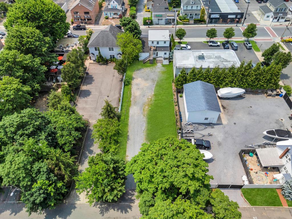 425 Lake Avenue, Saint James, NY 11780