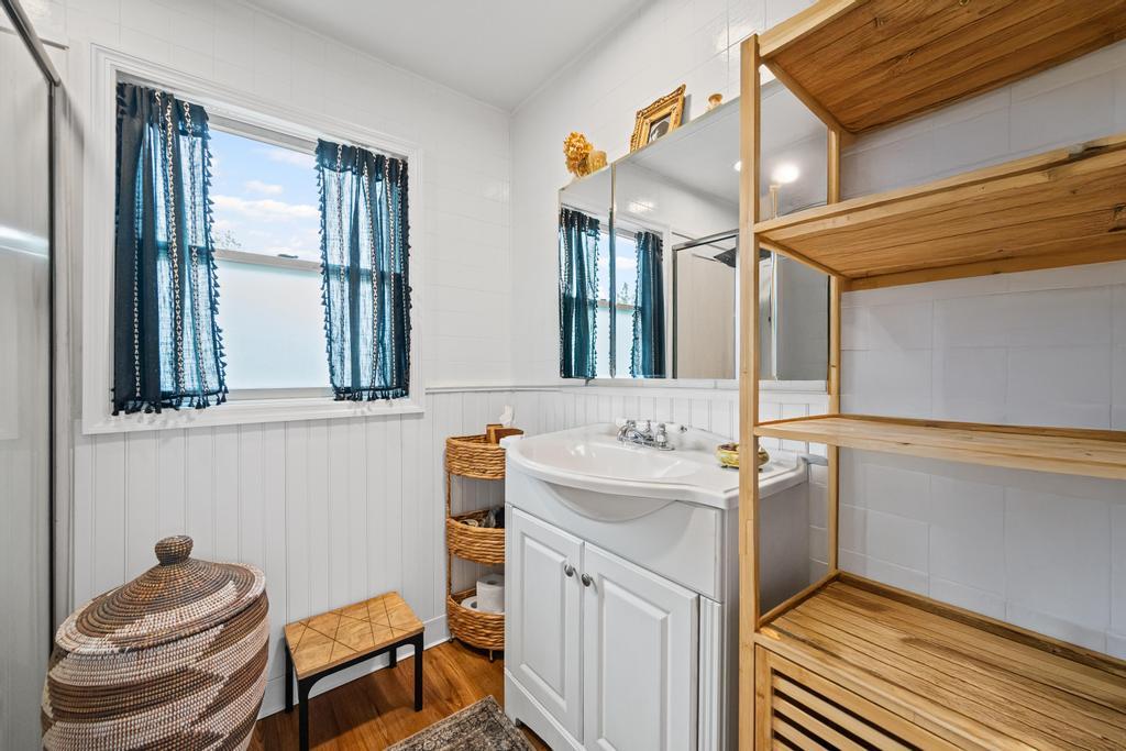 425 Lake Avenue, Saint James, NY 11780