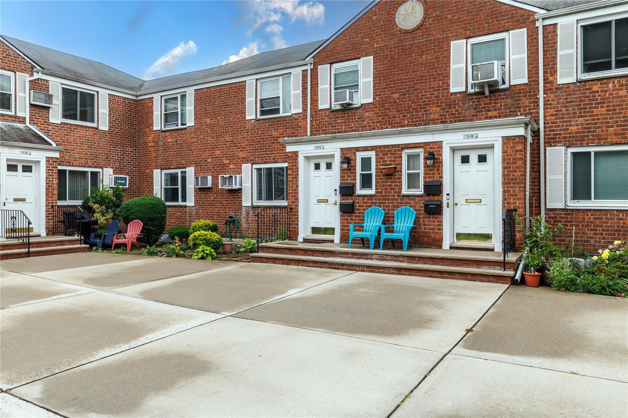 71-12 260 Street # H  1st Floor, Glen Oaks, NY 11004
