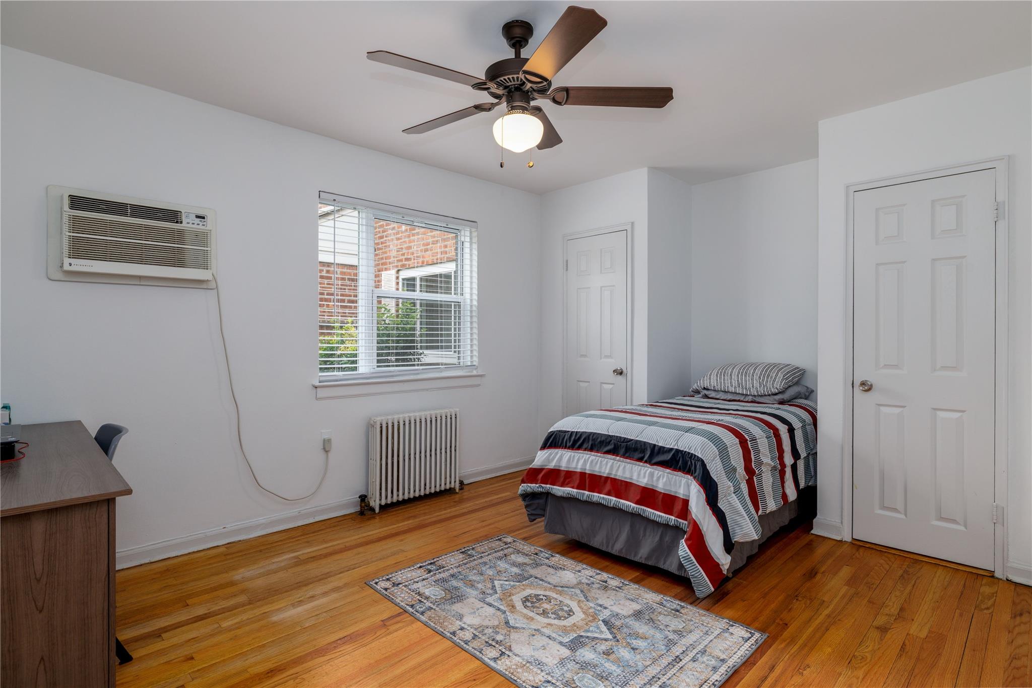 71-12 260 Street # H  1st Floor, Glen Oaks, NY 11004