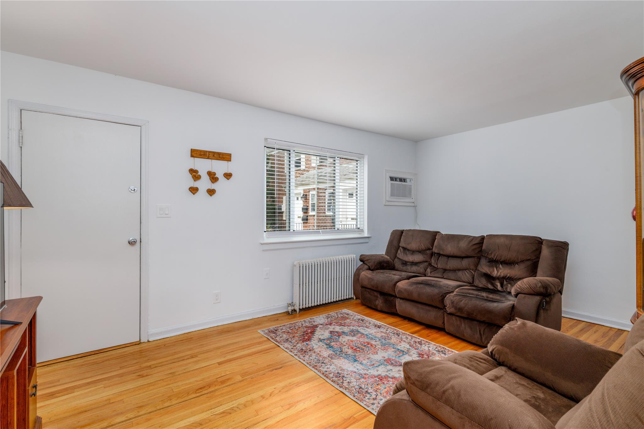 71-12 260 Street # H  1st Floor, Glen Oaks, NY 11004