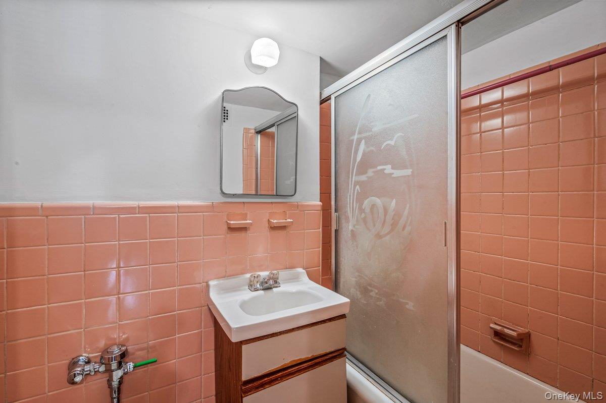 35-51 85th Street # 2F, Jackson Heights, NY 11372