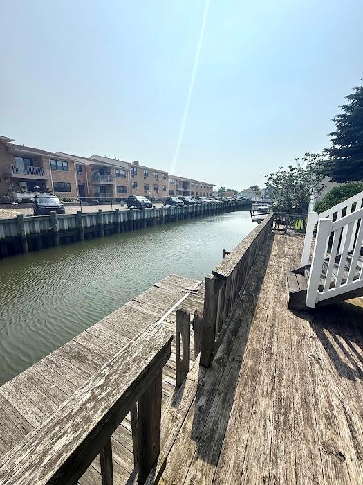 77 Hampton Place, Freeport, NY 11520