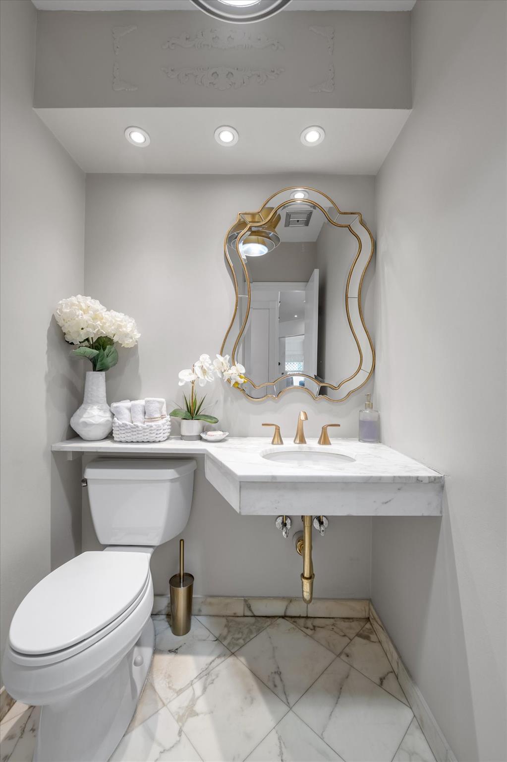 94 Fairview Avenue, Great Neck, NY 11023