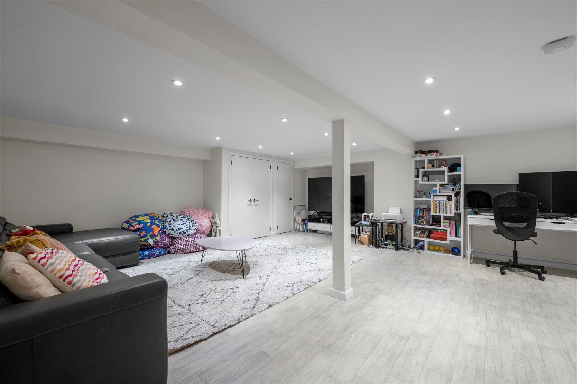 94 Fairview Avenue, Great Neck, NY 11023