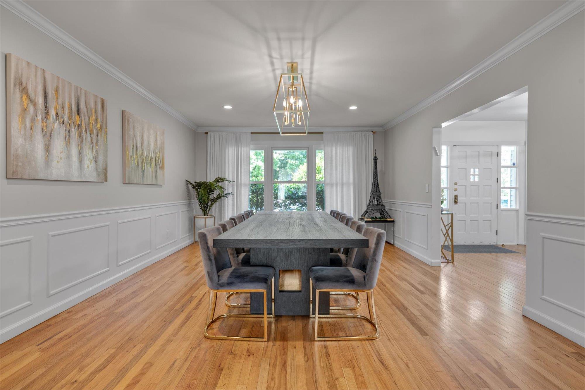 94 Fairview Avenue, Great Neck, NY 11023