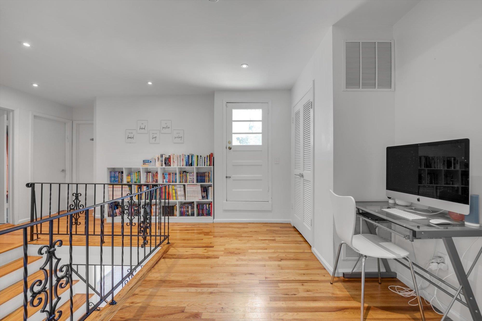 94 Fairview Avenue, Great Neck, NY 11023