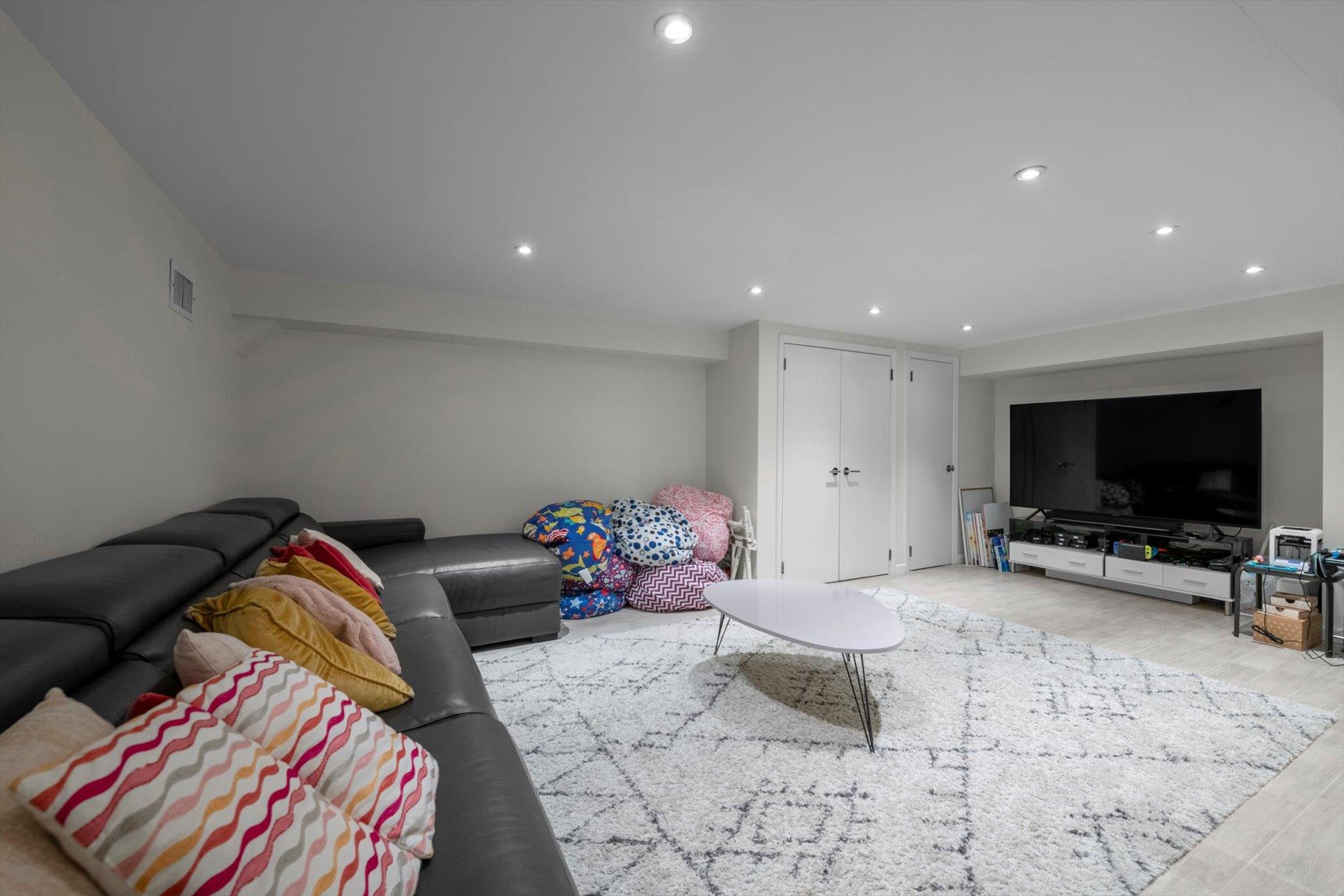 94 Fairview Avenue, Great Neck, NY 11023