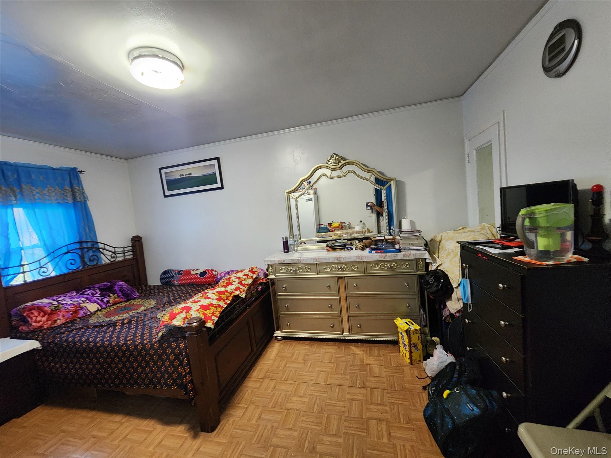 194-10 Hollis Avenue, Hollis, NY 11412