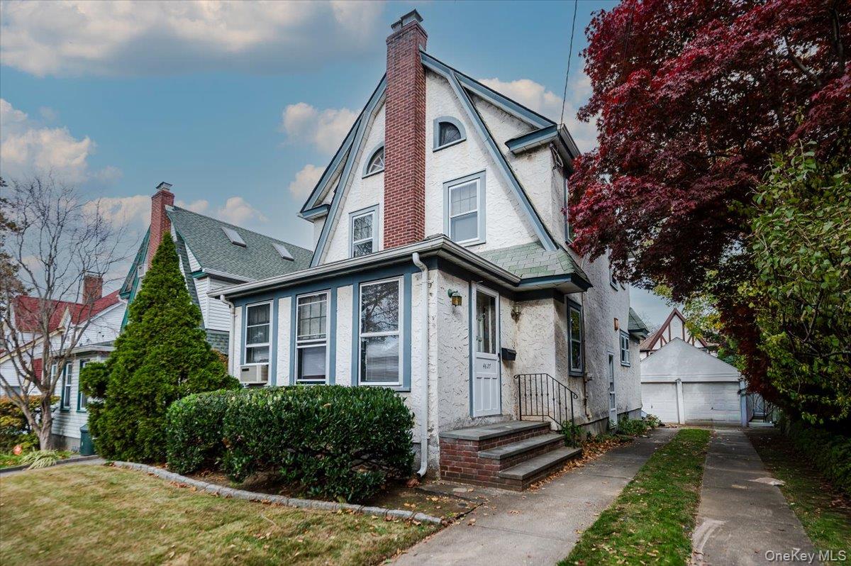 4627 Jayson Avenue, Great Neck, NY 11020