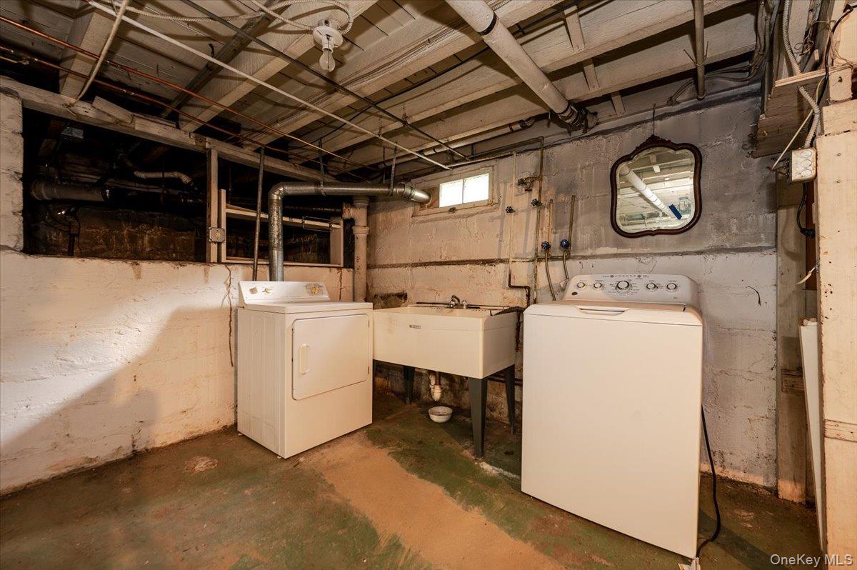 4627 Jayson Avenue, Great Neck, NY 11020