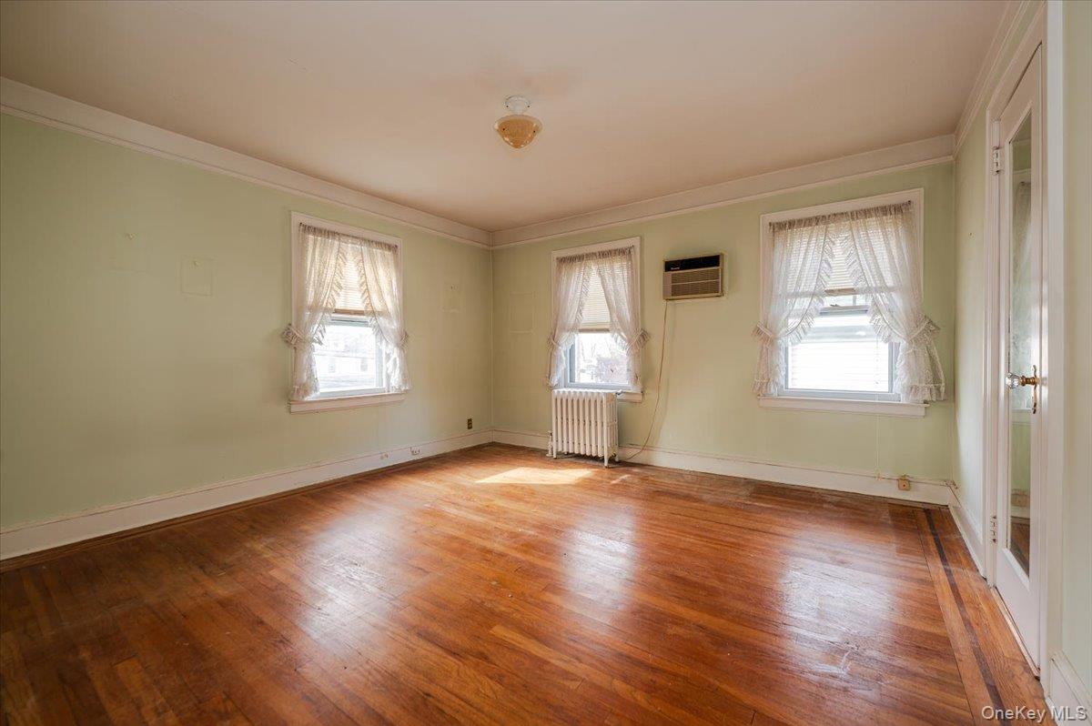 4627 Jayson Avenue, Great Neck, NY 11020