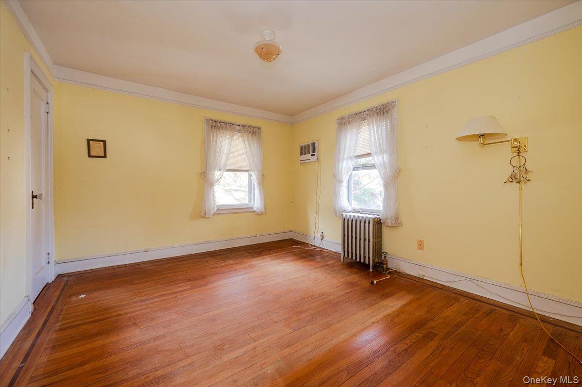 4627 Jayson Avenue, Great Neck, NY 11020