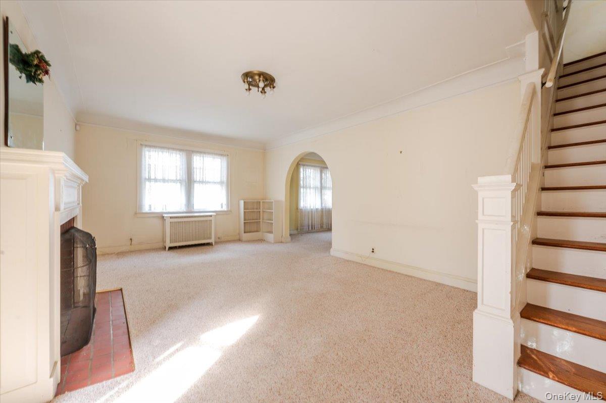 4627 Jayson Avenue, Great Neck, NY 11020