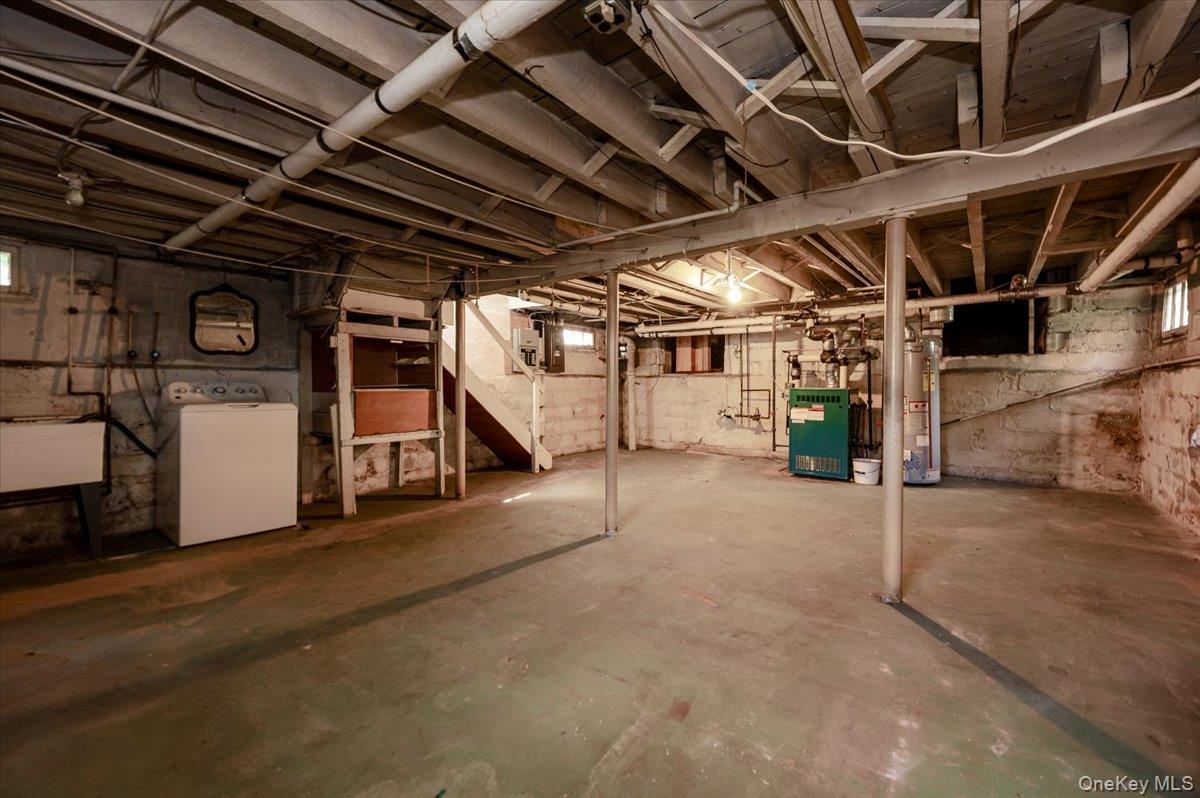 4627 Jayson Avenue, Great Neck, NY 11020