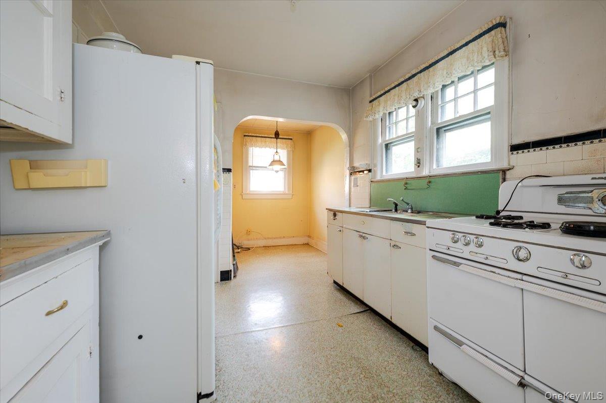 4627 Jayson Avenue, Great Neck, NY 11020